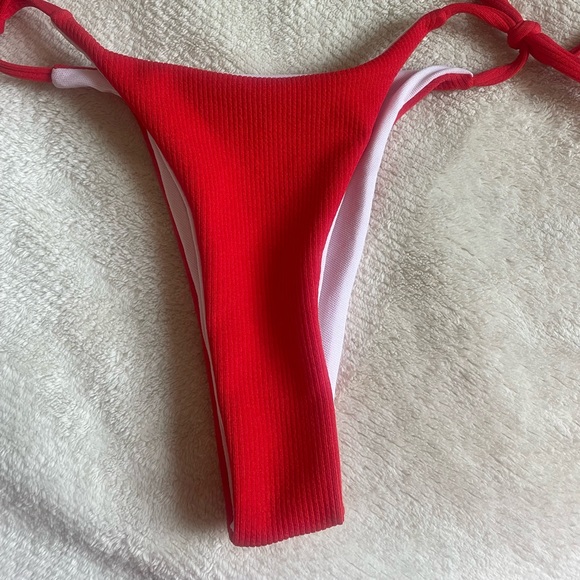 Bikini set - Picture 2 of 3